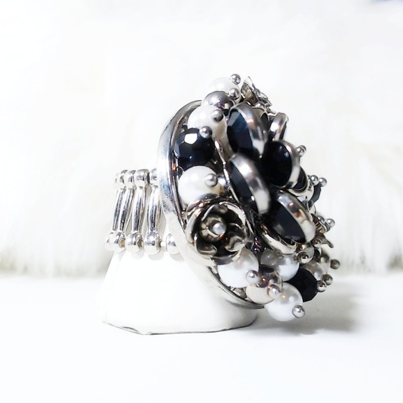 Silver Tone Pearl Crystal Cluster round Free Size - Picture 2 of 2